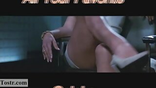 La belle brune Kaylani film porno amateur français Leis écarte les jambes et le regarde manger sa chatte. Profitez du goût de ce jus de chatte.